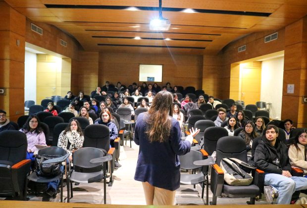 Colegio de Cirujanas y Cirujanos Dentistas de Chile visita alumnos odontología U de Chile