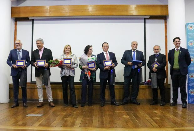 Ceremonia colegiados Día de la Odontología 2025