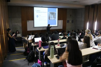 charla universidad catolica