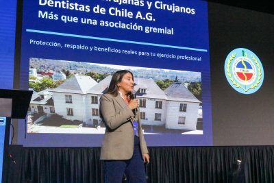 Dra. Mariluz Lozano Presidenta Nacional Colegio de Cirujanas y Cirujanos Dentistas de Chile en Expodent 2026