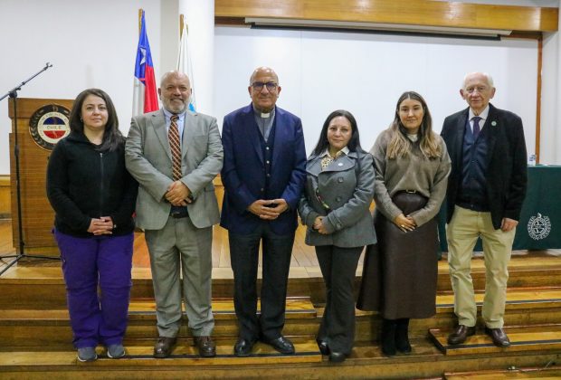 Cardenal Chomali visitó Colegio de Cirujanas y Cirujanos Dentistas de Chile